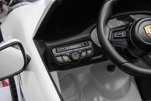 Vehicle Porsche 911 GT 3 White