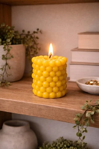Bičių vaško žvakė "Burbuliukų heksagonas", 105g
