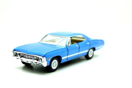 Automodelis Kinsmart 1967 Chevrolet Impala