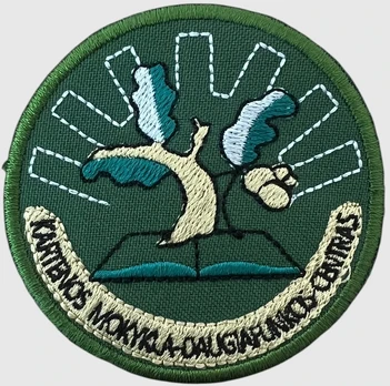 Kartenos mokyklos-daugiafunkcio centro emblema, EMBLEMA: Emblema