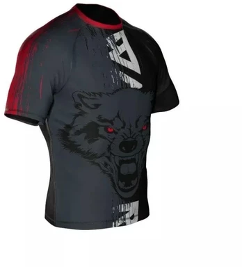 Kompresinė maikė "Wolf" pagaminta iš "DBX MORE DRY XL" medžiagos.
