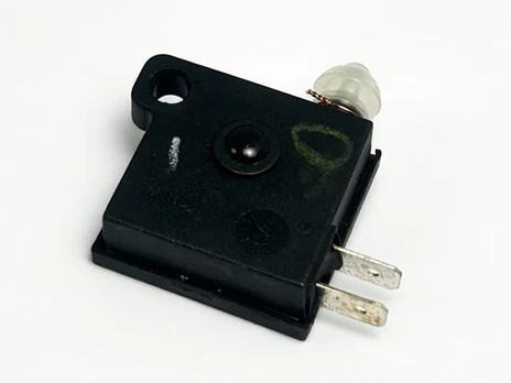 6KJ0-084104 SWITCH, BRAKE LIGHT