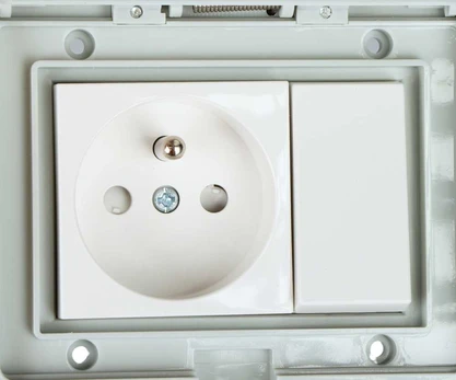 SINGLE SURFACE-MOUNTED SOCKET OUTLET WITH A SWITCH ATLO-S1IP5-SW ... 240&nbsp;V 10&nbsp;A ATLO