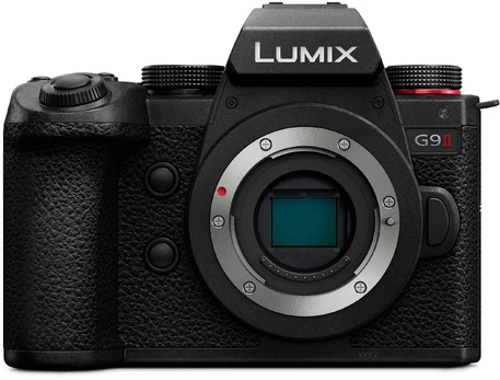 25.2 megapixel Micro Four Thirds Live MOS sensorC4K/4K 60p 4:2:2 10-bit video recording5-axis