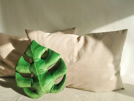 Veliūrinė pagalvėlė, Monstera