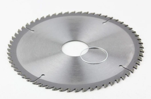 160 mm x 32 mm pjūklas medžiui, 60 dantų