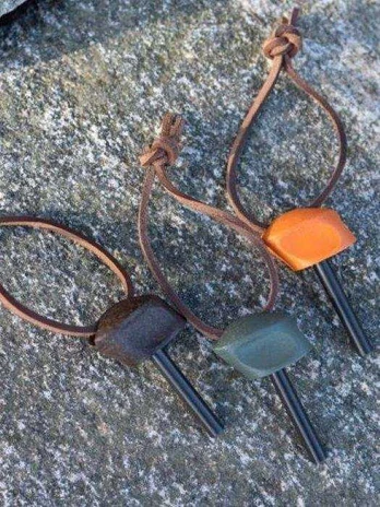 Light My Fire Pritemdykite „My Fire Tinder“. FireKnife Bio Rustyorange peiliui