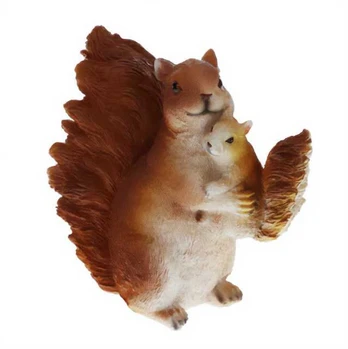 Sodo voverės figūrėlė