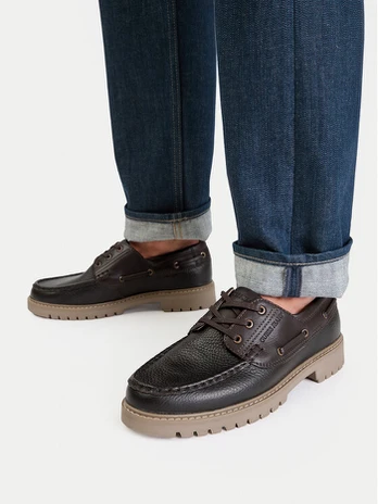Pusbačiai Guess Jeans EO-FOX-02 MI08 Tamsiai ruda
