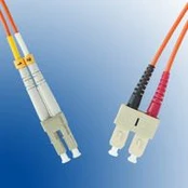 „MicroConnect Duplex LC/SC 50/125 µm OM3 1m“ (FIB422001)