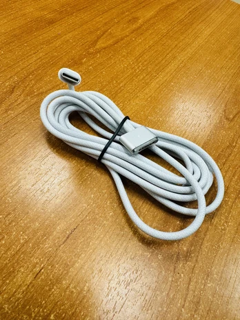Apple USB-C to Magsafe 3 Cable (2m)