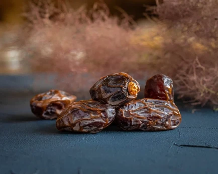 Ekologiškos Medjool datulės su kauliukais (šviežios) - 300g