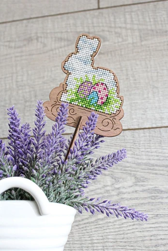Cross-stich on wooden base "Easter bunny" SO-083