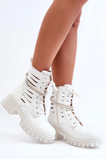 Madingi suvarstomi batai su dekoratyvine juostele White Rocky