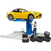 Car workshop with a car kaina