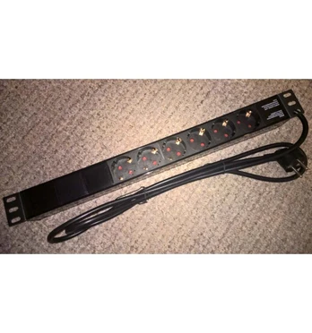 Maitinimo panelė 19\'\' 6X220V be jungiklio