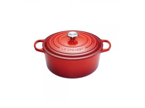 Le Creuset Signature Round Casserole baking dish