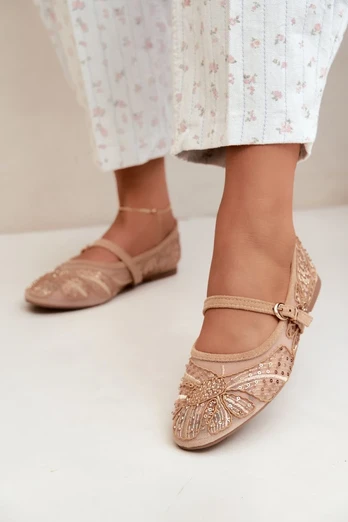 Balerinos su dirželiu ir blizgiomis detalėmis Step in style