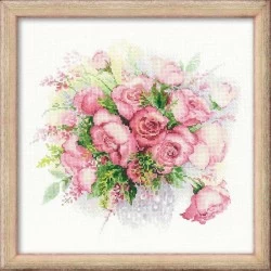 RIOLIS – Create It Yourself – Siuvinėjimo rinkinys „Pastelinės rožės“ 1335 (30x30 cm)