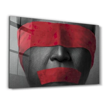 Reprodukcija Covered in Red