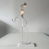 "Knikerboker Curve" LED stalinė lempa, balta
