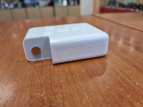 Įkroviklis Apple 140W USB-C Power Adapter A2452