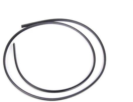 BMW E30 viršutinė galinio lango apdailos detalė originali 51311968447