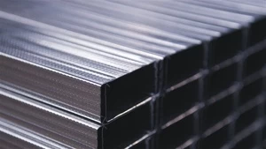 Profilis, CW, 300 cm x 7.5 cm x 4 cm