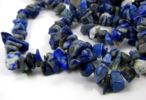 Lapis Lazuli skaldos gija 8x6 mm 90 cm