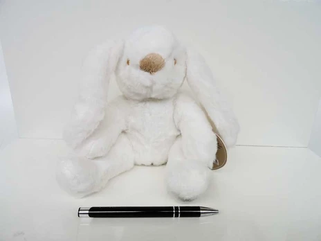 Beppe *PLUSZ królik 25 cm CHARLOTTE balta