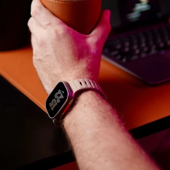 Evelatus Watch 42 / 44 / 45 Sport Silicone Loop Dark Cherry