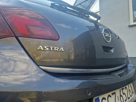 OPEL ASTRA J HB - CHROMAS CHROMO LIPELIS