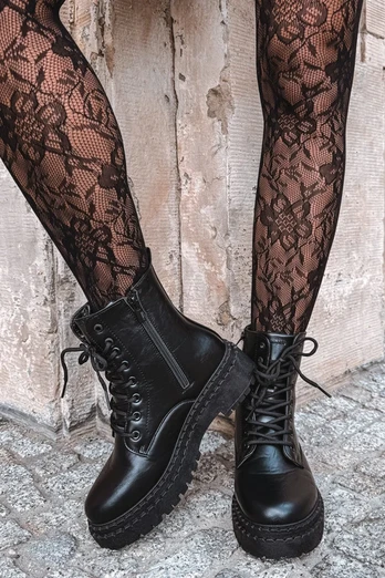 Juodi aulinukai su raišteliais ir platforma Step in style