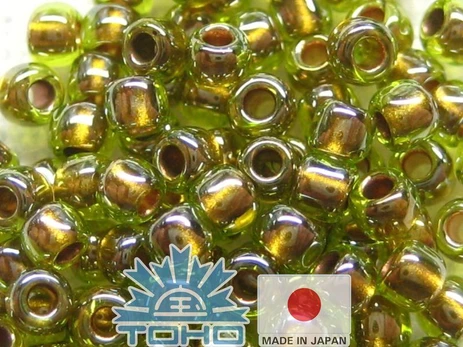 TOHO® Biseris Gold-Lined Peridot 11/0 (2,2 mm) 10 g.
