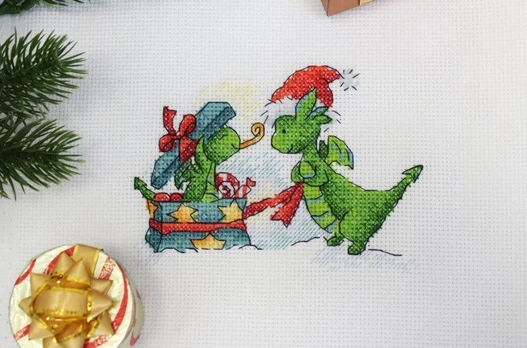 Cross stitch kit "Christmas Gift" SM-756