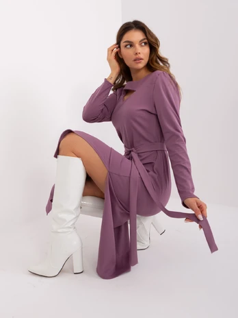 Violetinė suknelė