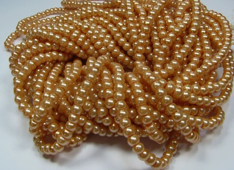 Stiklinių perliukų gija 4 mm