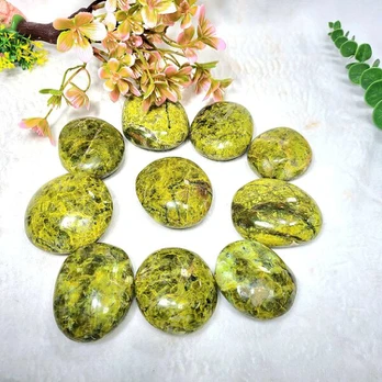 Karoliukas opalas