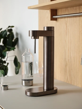 Stelton Brus Carbonator dark ruda metallic