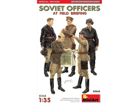 Miniart 1/35 Sovietų karininkai lauko instruktaže – plastikinis modelis