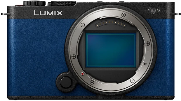 24.2 megapixel full frame CMOS sensor6K 30p & 4K 60p video recording3-inch swivel LCD touchscr