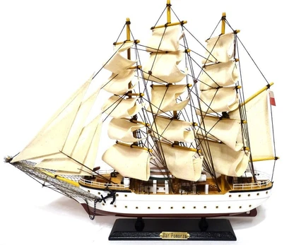 Burlaivio modelis Dar Pomorza 50 cm aukščio | DARPOM50