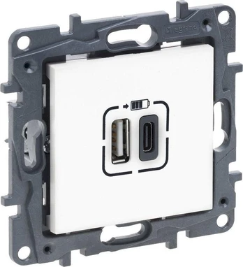 USB dviguba C + A tipo rozetė Niloe Step Legrand 863140 (balta spalva)