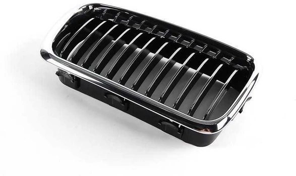 BMW E38 grotelės dešinėje originalios 51138231596