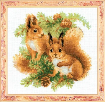 RIOLIS – Create It Yourself – Siuvinėjimo rinkinys „Voverytės“ 1491 (25x25 cm)