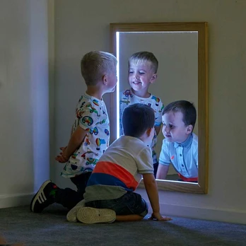 TTS šviečiantis stačiakampis veidrodis