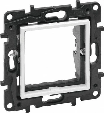 Adapteris Mosaic - Niloe step Legrand 863189 (baltas)