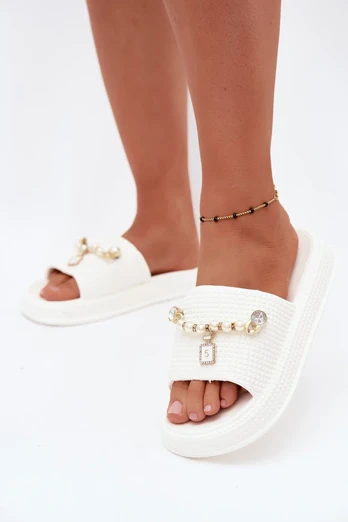 Baltos basutės su platforma Step in style