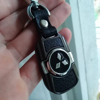 Mitsubishi - metalinis raktų pakabukas su oda