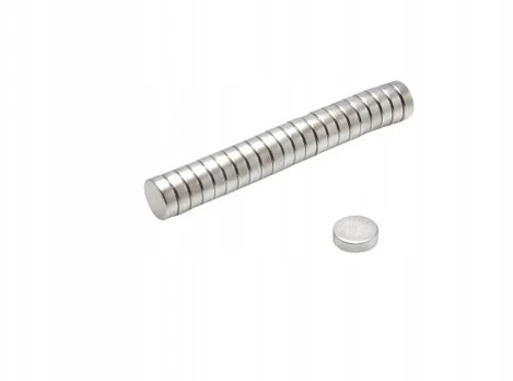 100 vnt. Neodimio magnetai 8x2,5 mm N38 cilindriniai